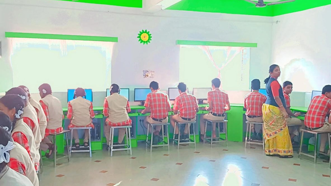 COMPUTER LAB